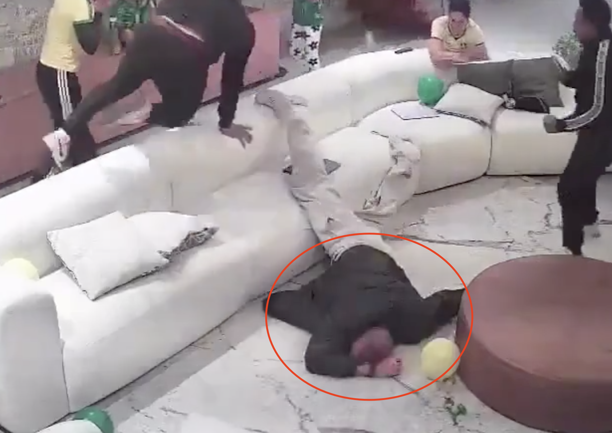 开云官网-吓人 38岁门神入选巴西队后激动到昏迷：趴在地上不动 家人没发现
